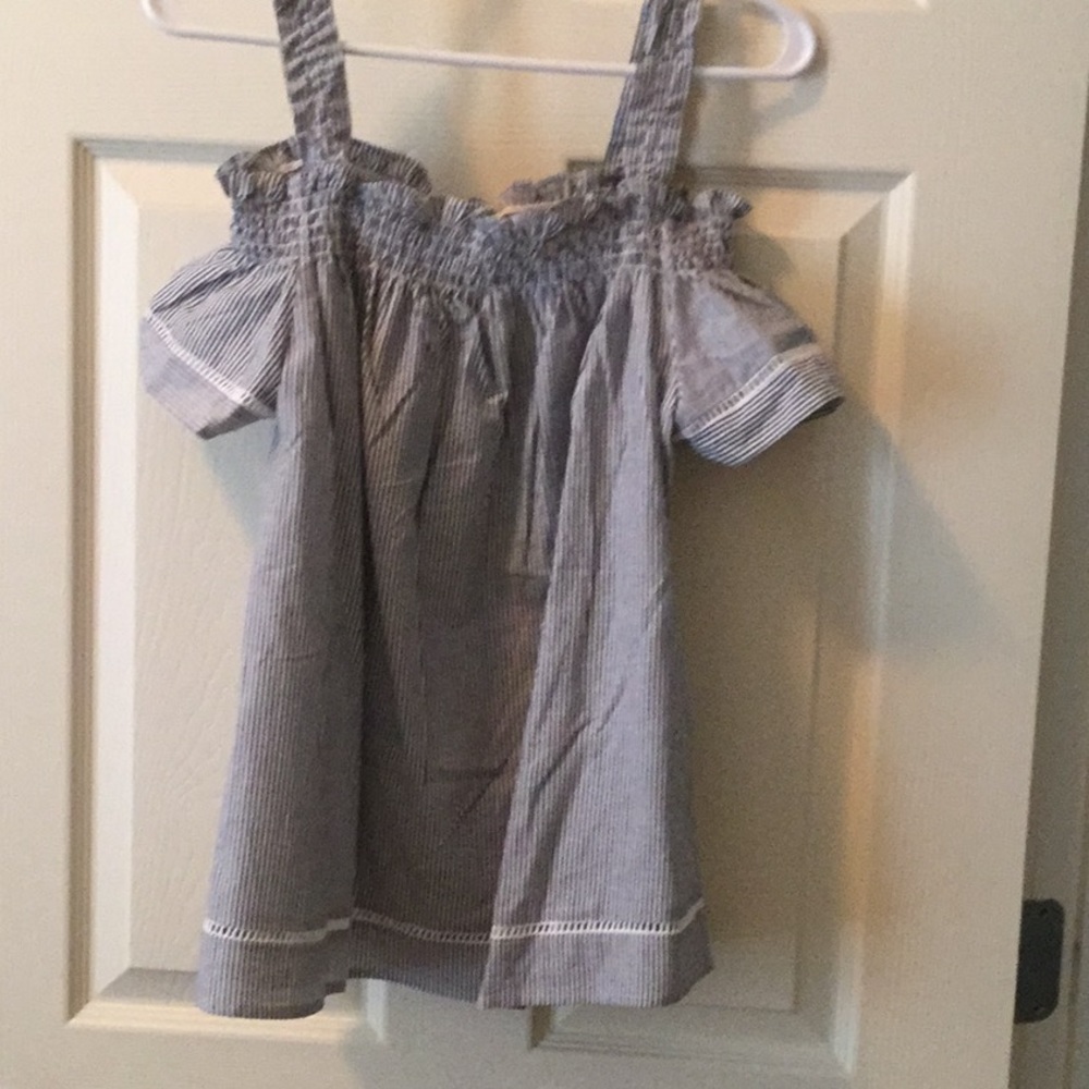 Cold shoulder top